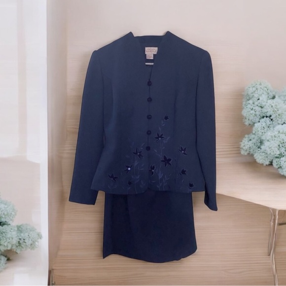 Vintage Adrianna Papell Navy Blazer & Skirt - Picture 14 of 14